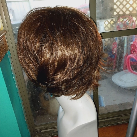 Golden Brown Short Wig - Picture 11 of 15